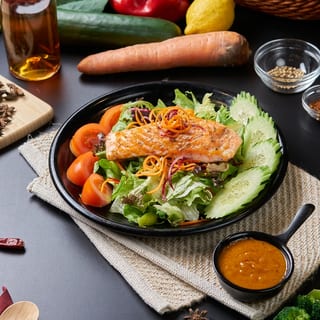Grilled Salmon Salad