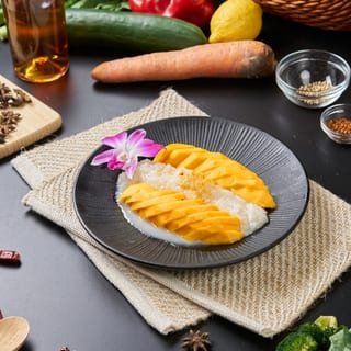 Sweet Rice With Mango